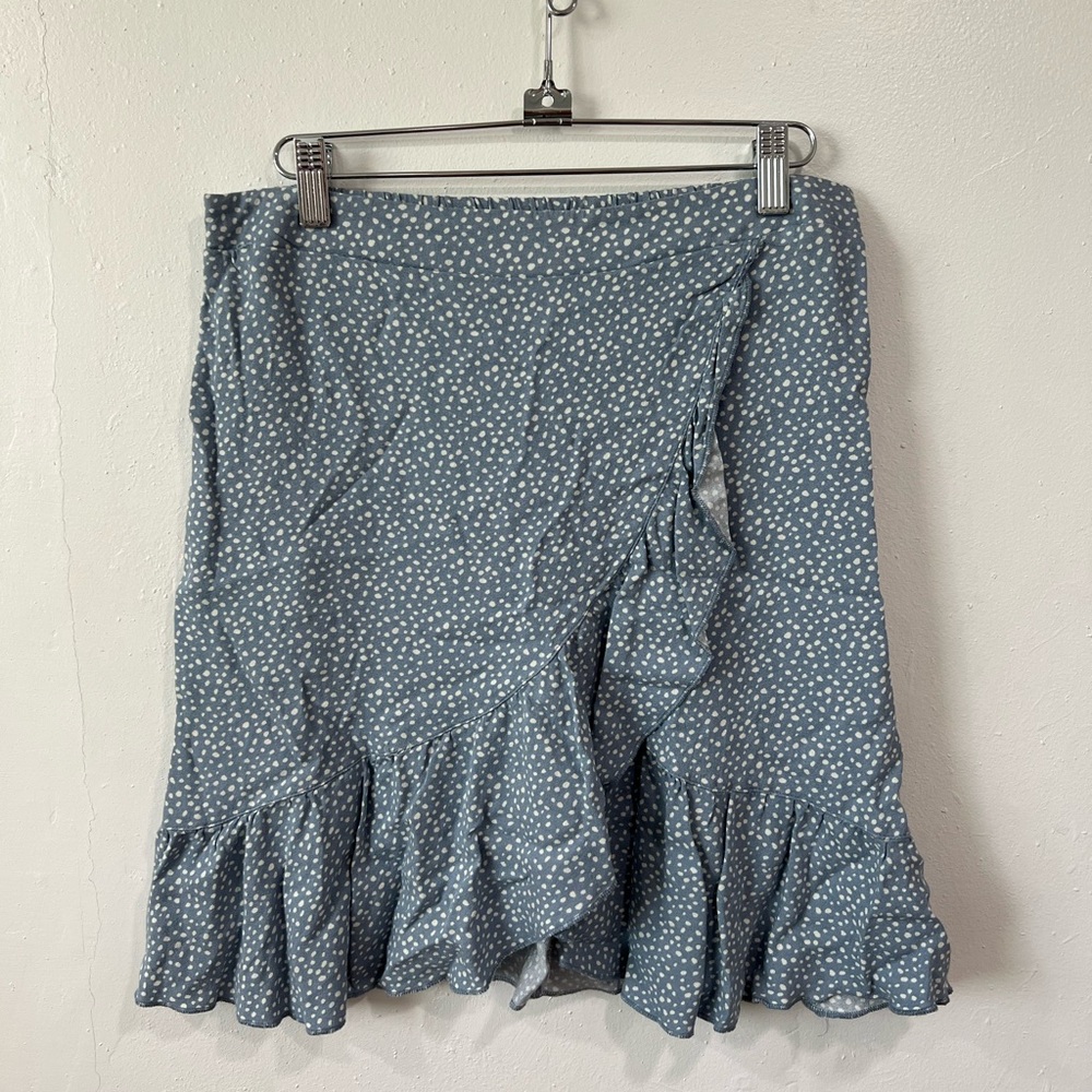 blue & white polka dot skirt!!🤩